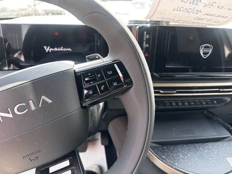 Lancia   Ibrida 100cv LX e-DCT