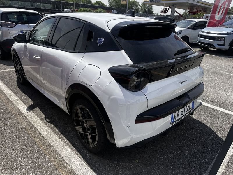Lancia   Ibrida 100cv LX e-DCT