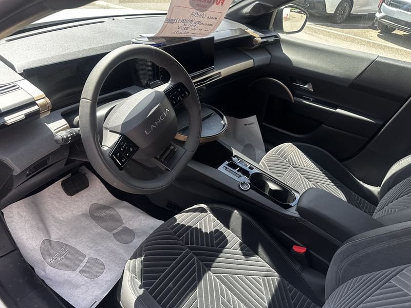 Lancia   Ibrida 100cv LX e-DCT