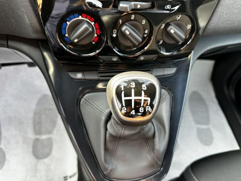 Lancia Ypsilon  1.0 FireFly 5 porte S&S Hybrid Gold