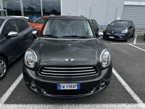 MINI   Mini One Countryman