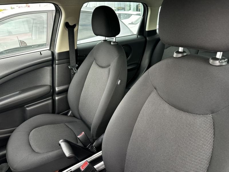 MINI   Mini One Countryman