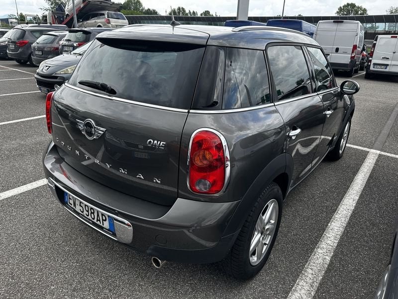 MINI   Mini One Countryman