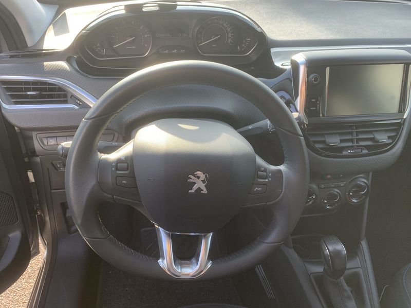 Peugeot 208  PureTech 82 Stop&Start 5 porte Signature