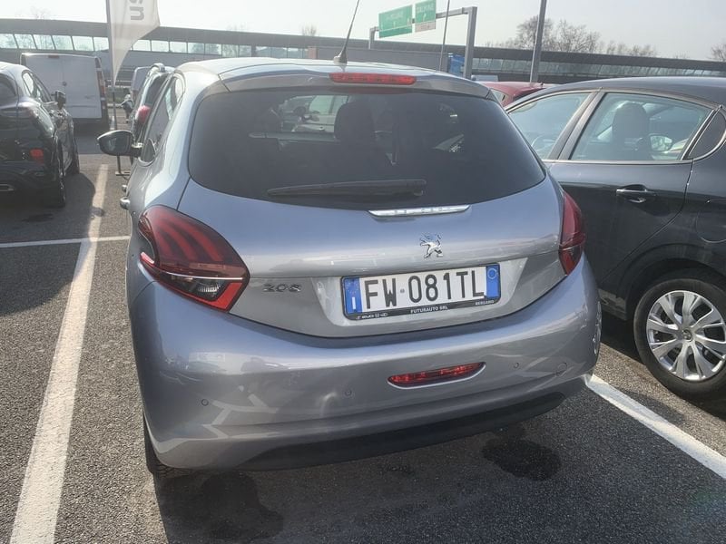 Peugeot 208  PureTech 82 Stop&Start 5 porte Signature