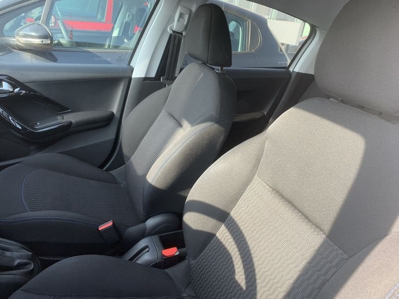 Peugeot 208  PureTech 82 Stop&Start 5 porte Signature