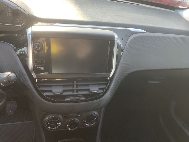 Peugeot 208  PureTech 82 Stop&Start 5 porte Signature