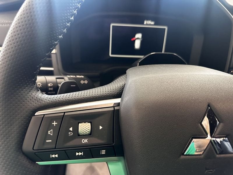 Mitsubishi   2.4L PHEV INTENSE
