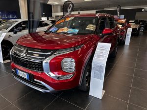 Mitsubishi   2.4L PHEV INTENSE