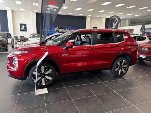 Mitsubishi   2.4L PHEV INTENSE