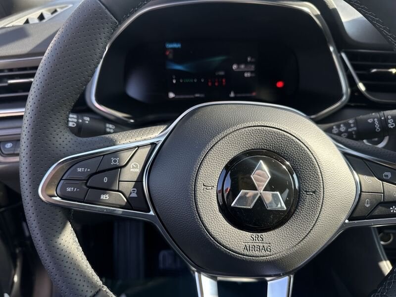 Mitsubishi Grandis  Grandis 1.3 mhev Intense