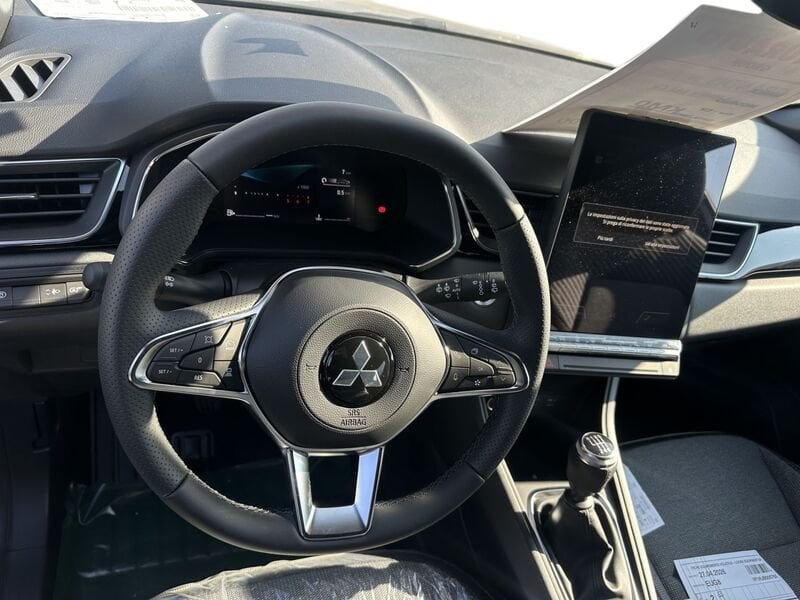 Mitsubishi Grandis  Grandis 1.3 mhev Intense